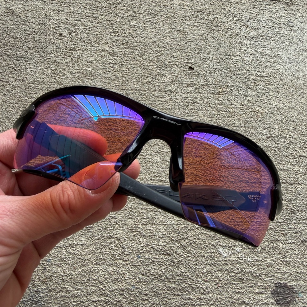 Oakley Flak 2.0 Sport Sunglasses with Polarized Purple/Blue Lenses with Case
